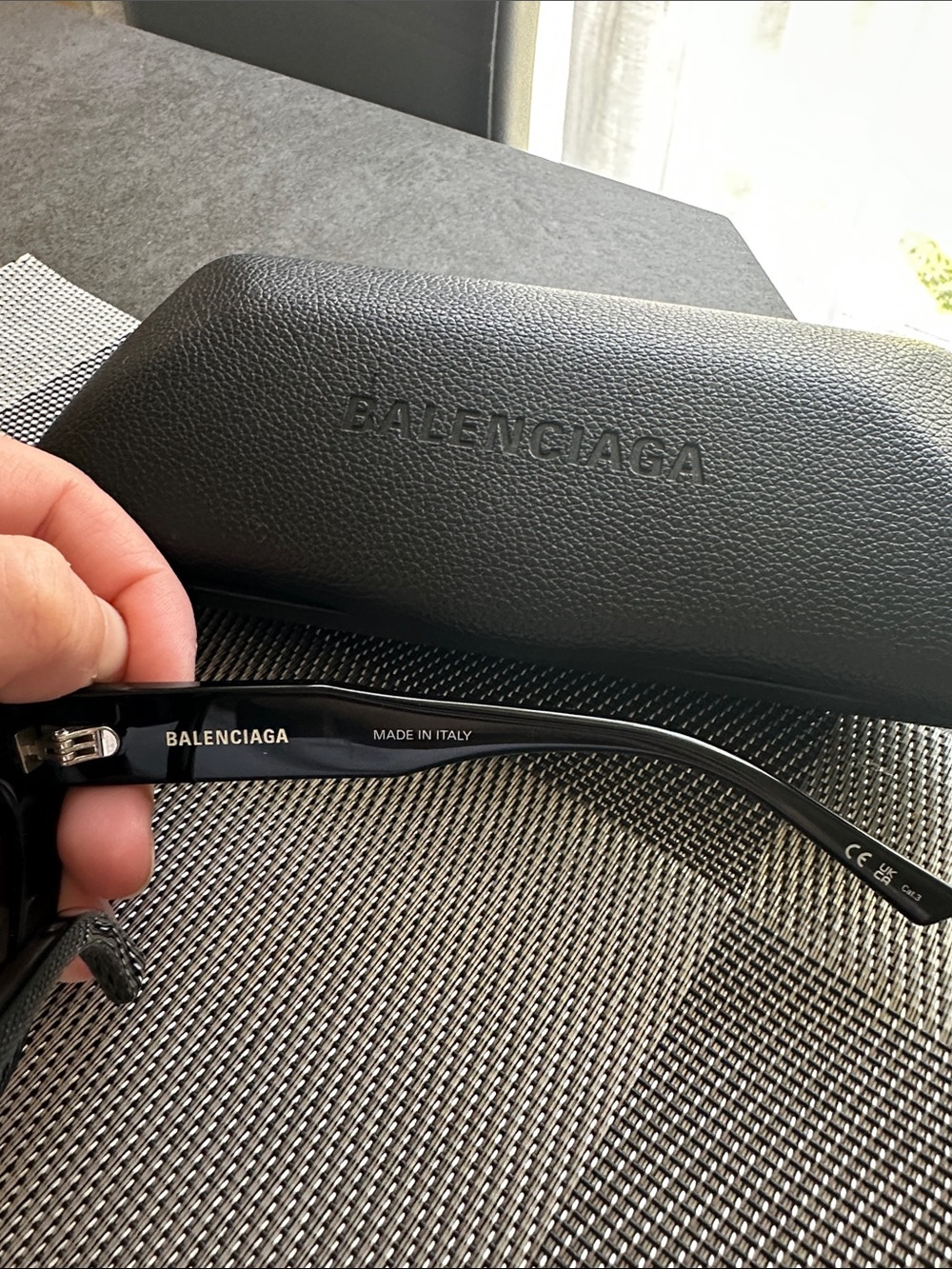 Balenciaga Glossy Black Round Cat-Eye Sunglasses - Picture 3 of 5